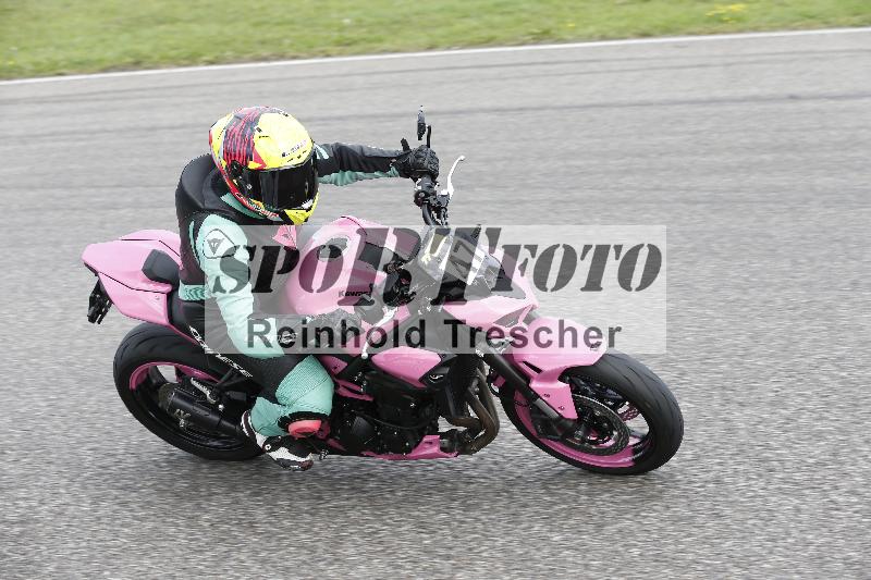 /Archiv-2025/53 16.09.2025 Track Day Domi Aegerter ADR/Gruppe gelb/47